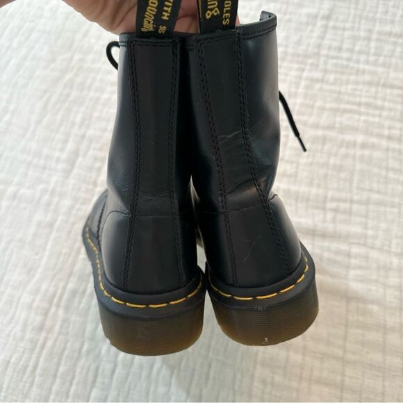 Dr. Martens Boots SLIP RESISTANT LEATHER LACE UP 1460 Size Women’s 7 - Picture 7 of 10
